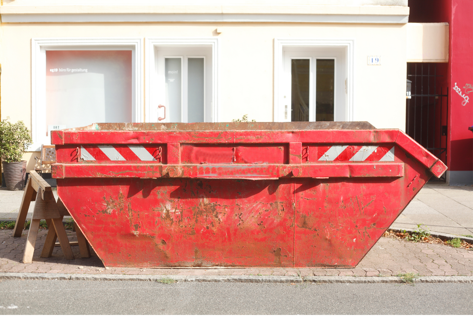 Skip Hire vs Man-and-Van: Which Waste Removal Option Is Better?