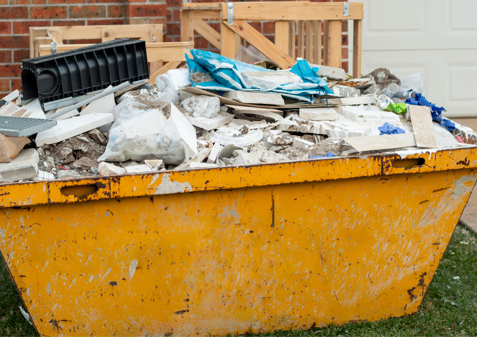 Skip Hire Prices: How to Secure a Fair Quote With No Hidden Costs